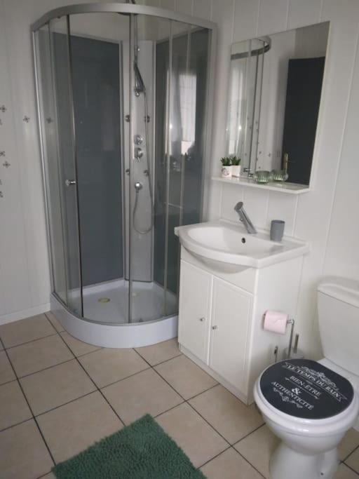 Appartement Cosy Avec Terrasse Vaux-Sur-Seine Luaran gambar