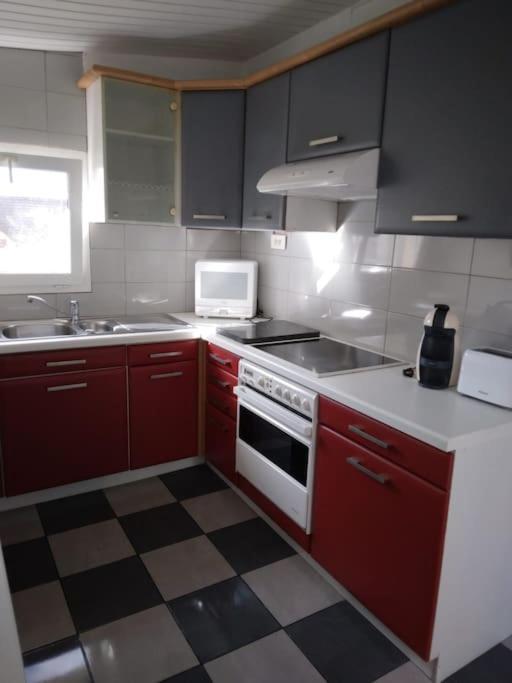 Appartement Cosy Avec Terrasse Vaux-Sur-Seine Luaran gambar