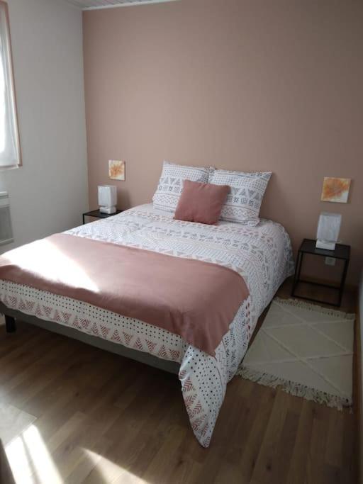 Appartement Cosy Avec Terrasse Vaux-Sur-Seine Luaran gambar